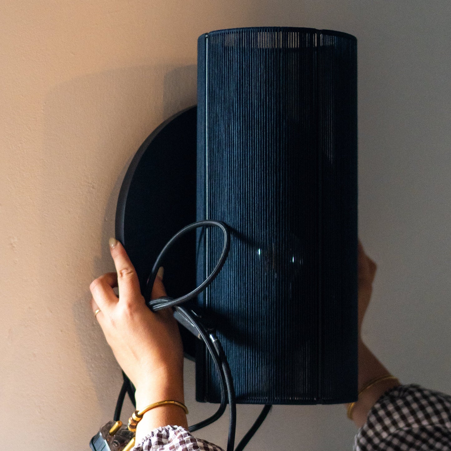 Africana Veldt Wall Sconce - Noir (small)